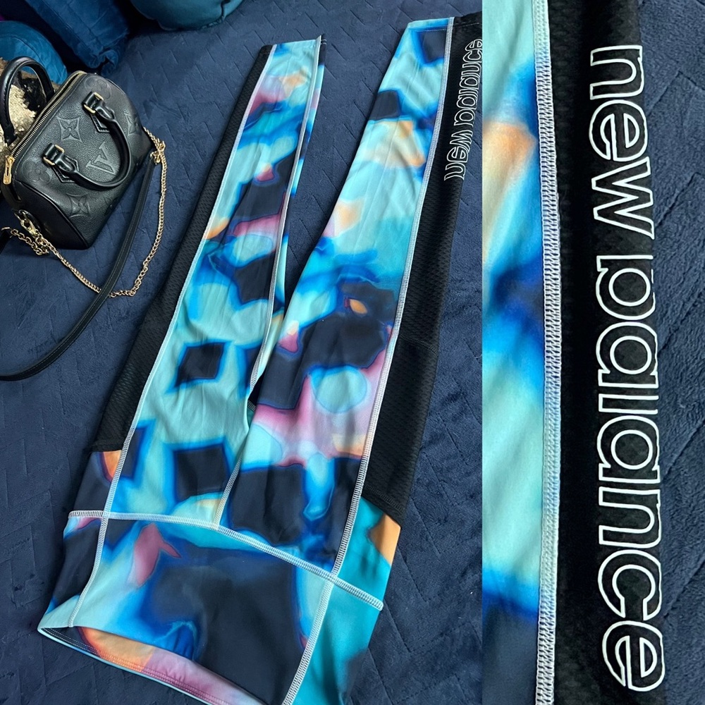 AMAZING NEW BALANCE WORKOUT PANTS (like new)